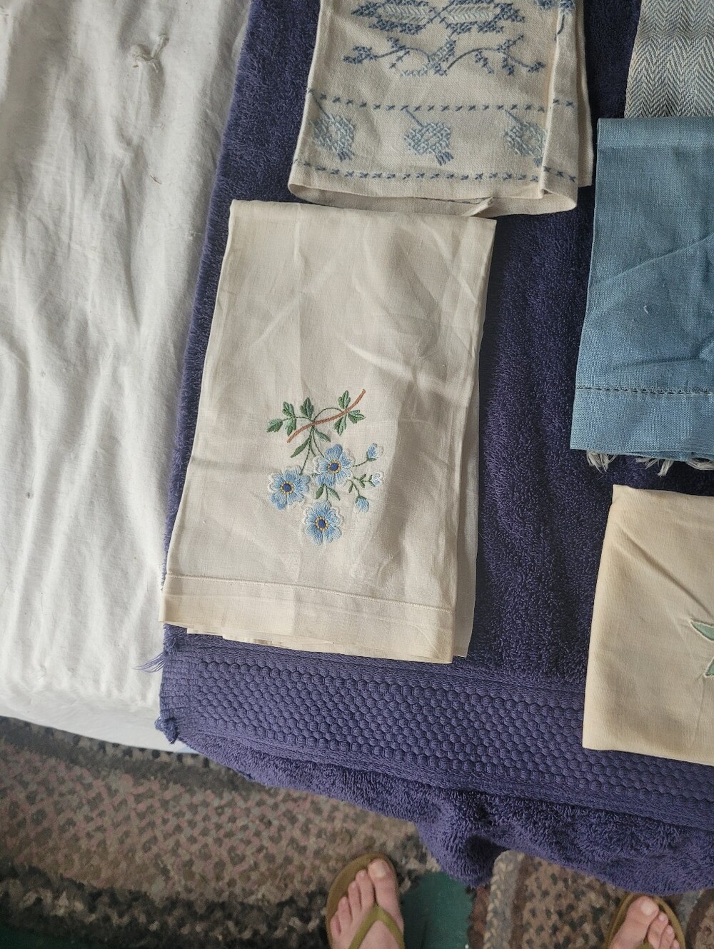 Assorted Blue Linens - Picture 5 of 11